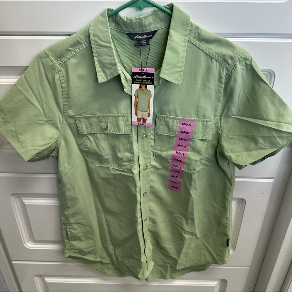 Eddie Bauer Women’s Green Short Sleeve Button Up Shirt, Small